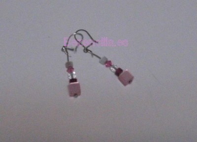 Pendientes rosas de abalorios / Pink earrings